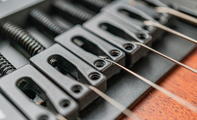 Изготовитель струн